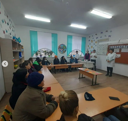 «Отбасы тәрбиесіндегі қамқорлық мәселесі» тақырыбында дәріс оқыды