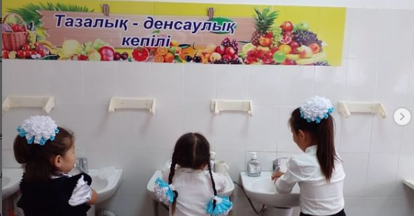"Дұрыс тамақтанудың пайдасы" тақырыбында тəрбие сағатын өткізді.
