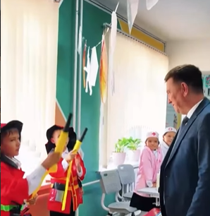 “Адал азамат тәрбиелеудегі жауапты ата- ана, колдаушы ұстаз және қауіпсіз мектеп” ата- аналар форумы өтті.