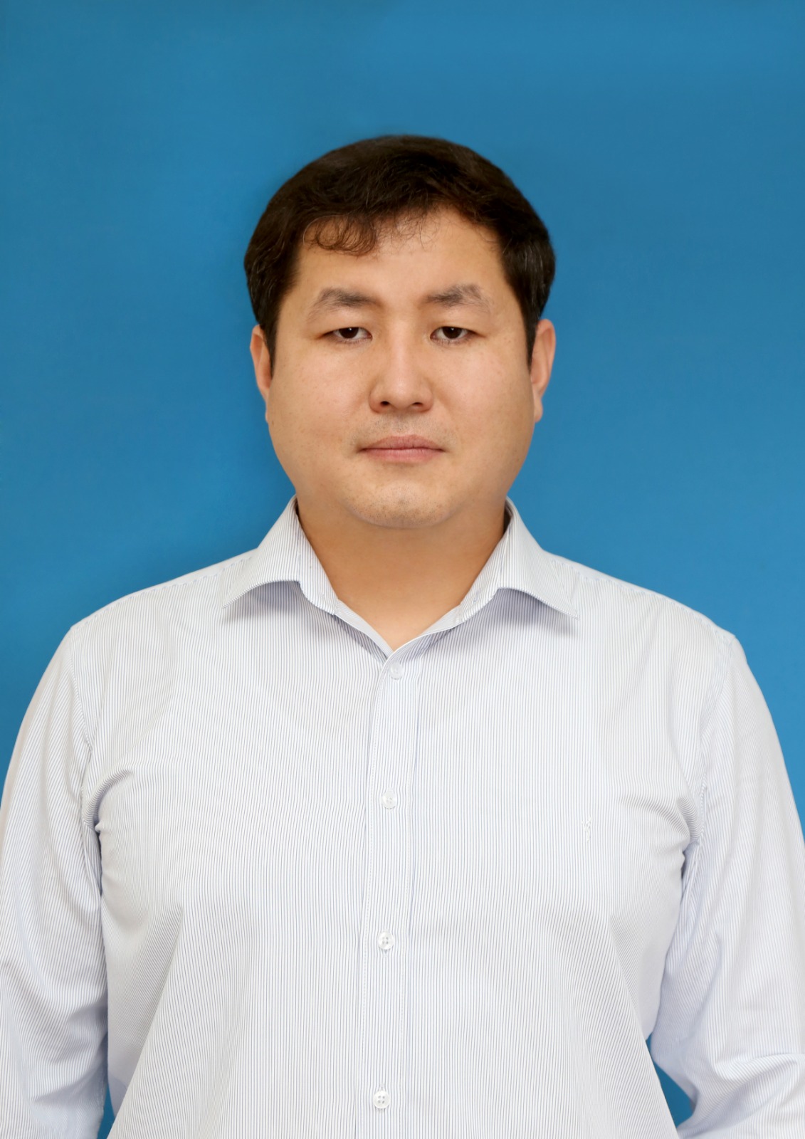 Директордың оқу ісі жөніндегі орынбасары Жамбылбек Ержан Сатбергенович